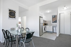 Apartment, 2 Bedrooms | In-room dining