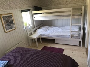2 bedrooms, WiFi, bed sheets