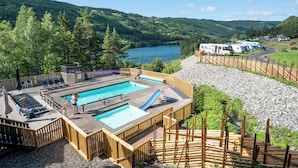 حمّام سباحة خارجي موسمي
