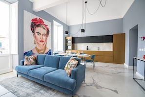 Grand Apartment | Living area