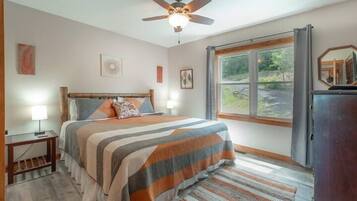 2 bedrooms, WiFi, bed sheets, wheelchair access