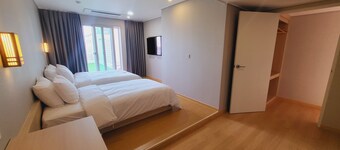 โรงแรม ราซา บี  