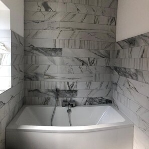 House | Bathroom | Shower, deep-soaking bathtub, hair dryer, towels - Lovely 3-bed House in Lytham Saint Annes (Lytham St. Anne's)