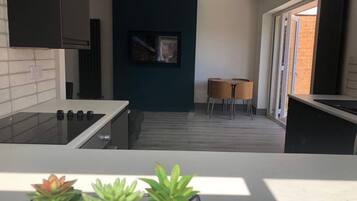 House | Private kitchen | Fridge, microwave, oven, stovetop