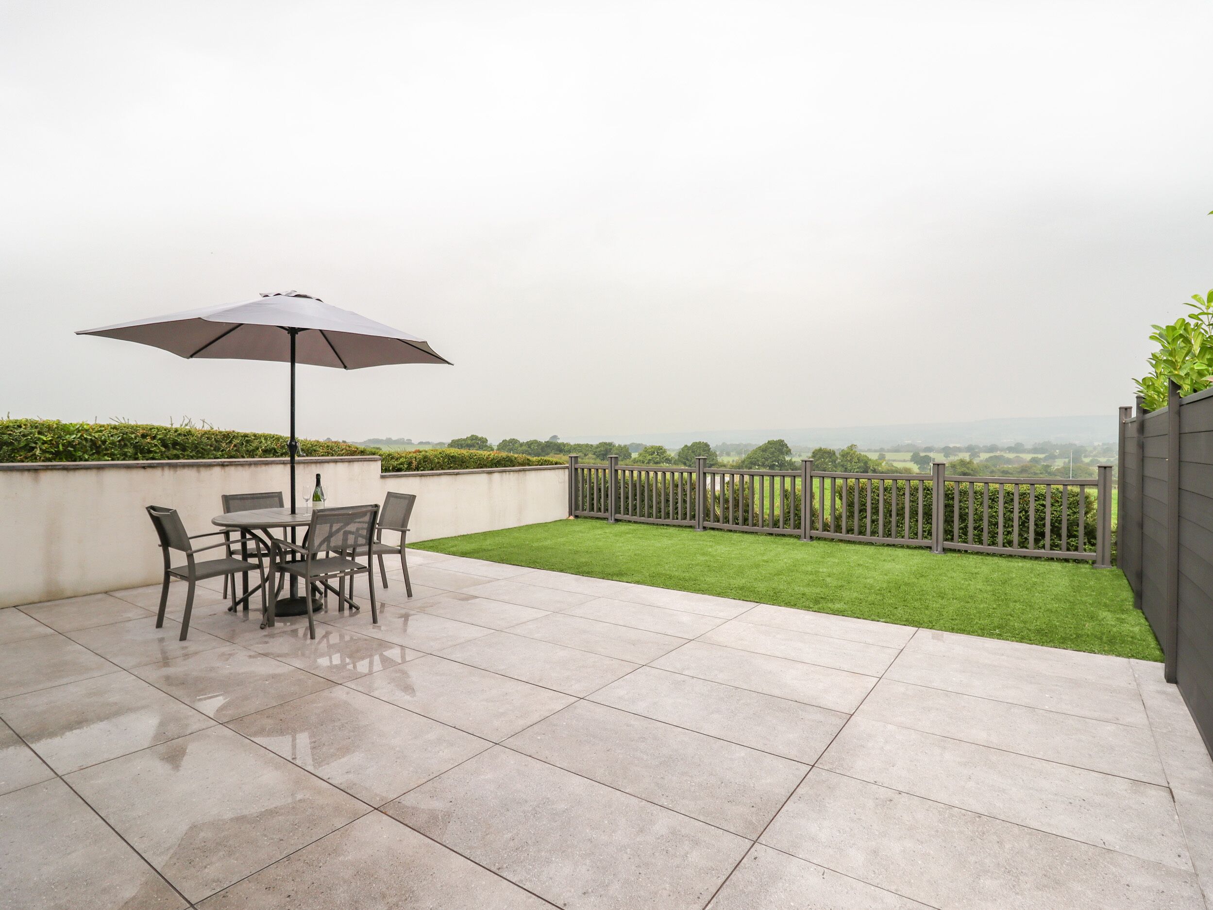 Cottage | Outdoor dining