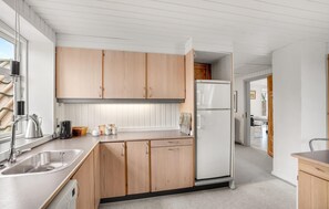 Fridge, dishwasher, coffee/tea maker