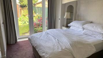 Cottage | 2 bedrooms, individually decorated, individually furnished, free WiFi