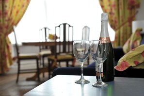 Interior - An apartment that sleeps 4 guests  in 1 bedroom (Cheltenham)