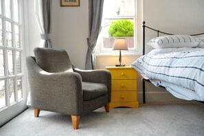 1 bedroom, wheelchair access - An apartment that sleeps 4 guests  in 1 bedroom (Cheltenham)