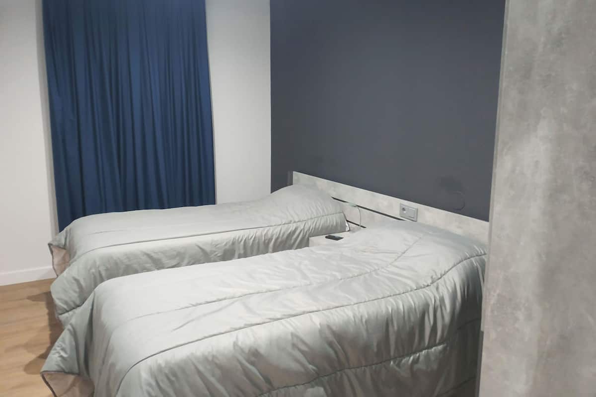 1 bedroom, individually decorated, individually furnished, free WiFi