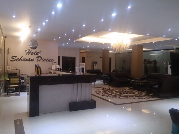 Reception - Hotel Sehwan Divine (Sehwan)