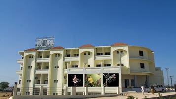 واجهة المنشأة