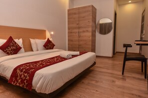 Egyptian cotton sheets, premium bedding, Select Comfort beds, free WiFi
