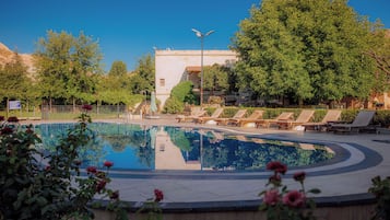 Piscina externa sazonal