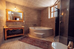 Suite Premium | Bañera de hidromasaje