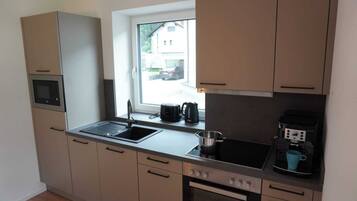 Micro-ondes, four, plaque de cuisson, lave-vaisselle