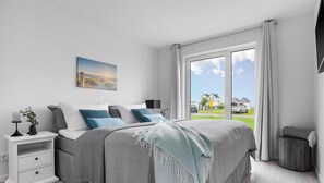 2 bedrooms, iron/ironing board, travel cot, free WiFi