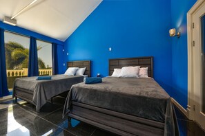 8 bedrooms, in-room safe, desk, iron/ironing board - Holiday in paradise  (Noord)
