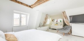 3 slaapkamers, een kluis op de kamer, een bureau