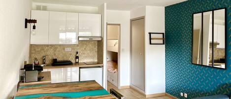 Microwave, coffee/tea maker, cookware/dishes/utensils