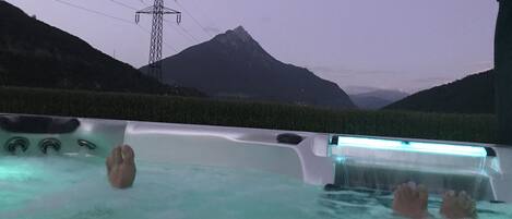 Bain à remous extérieur