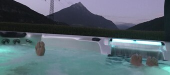 Ap. Deluxe with whirlpool and Finnish barrel sauna