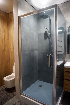 Douche, douche à « effet pluie »