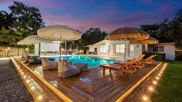 屋外プール、温水プール