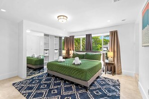 4 chambres, fer et planche à repasser, lit parapluie, Wi-Fi gratuit