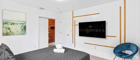 4 bedrooms, iron/ironing board, travel crib, free WiFi