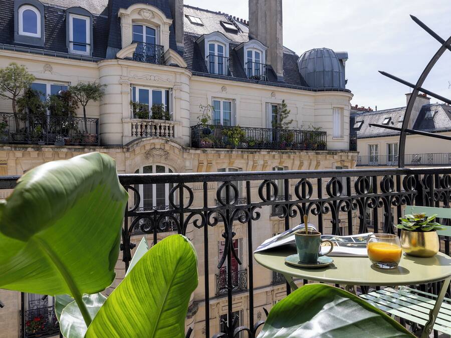 Bureau, espace de travail pour ordinateur portable