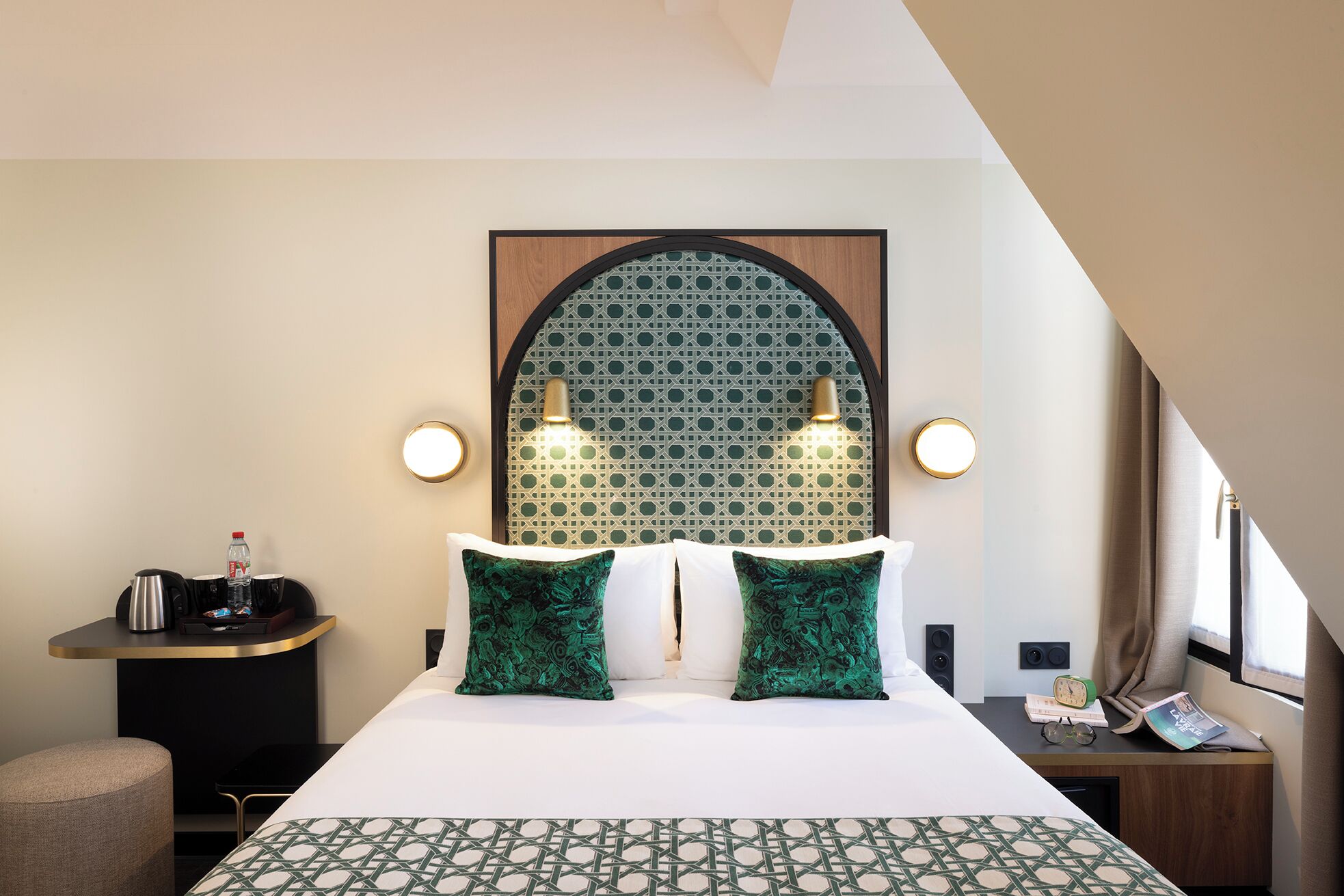 privilege double room with bathtub | 1 bedroom, desk, laptop workspace, soundproofing