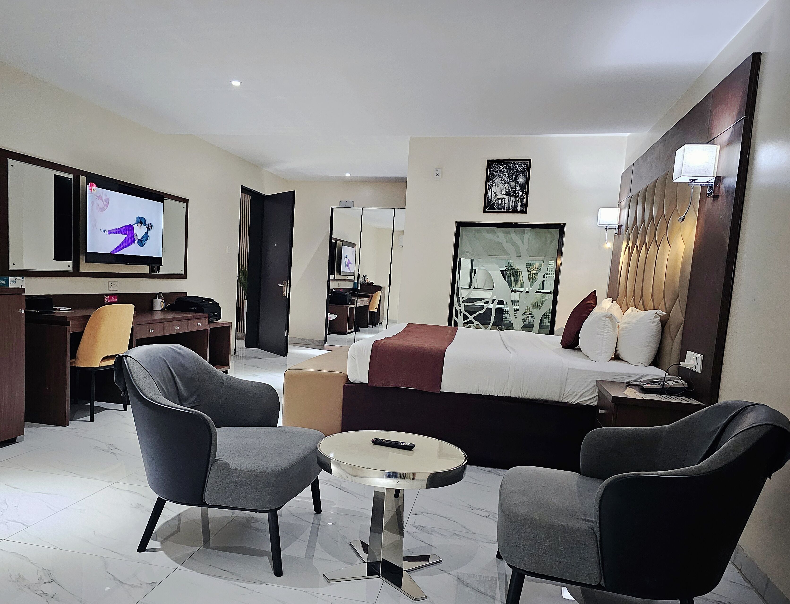Deluxe Room | In-room safe, laptop workspace, free WiFi, bed sheets