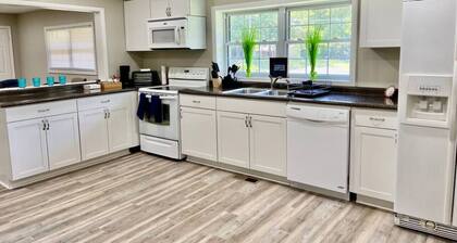 Modern 3 Bdrm Private Home in Heart of High Point