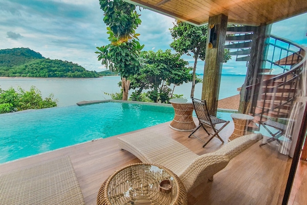 Familienvilla, 2 Schlafzimmer, eigener Pool (Sinae Family 2 Bedrooms Pool Villa) | Strand-/Meerblick
