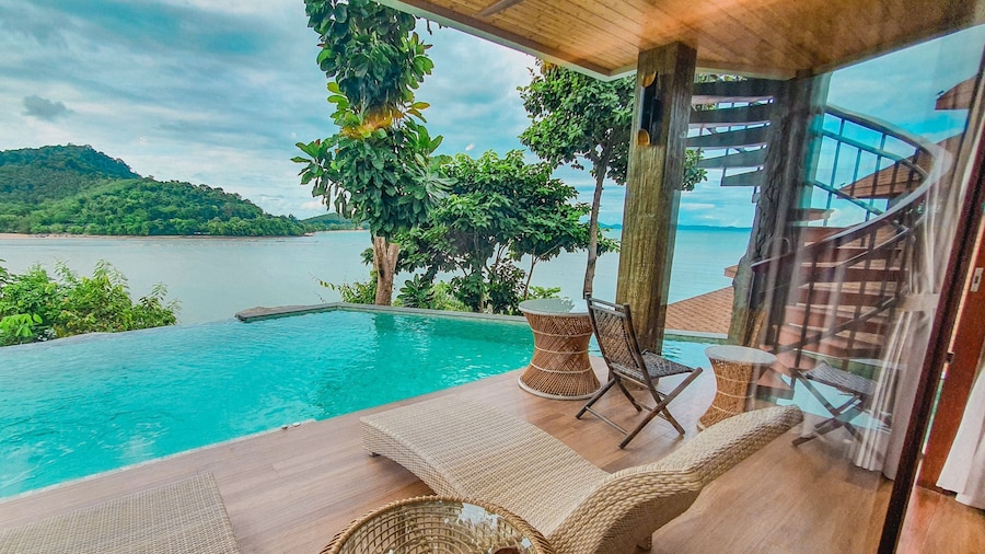 SINAE Phuket Luxury Hotel