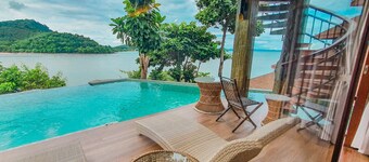 SINAE Phuket Luxury Hotel