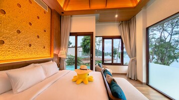 Sky Pool Villa | Premium bedding, in-room safe, desk, laptop workspace