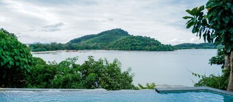 SINAE Phuket Luxury Hotel