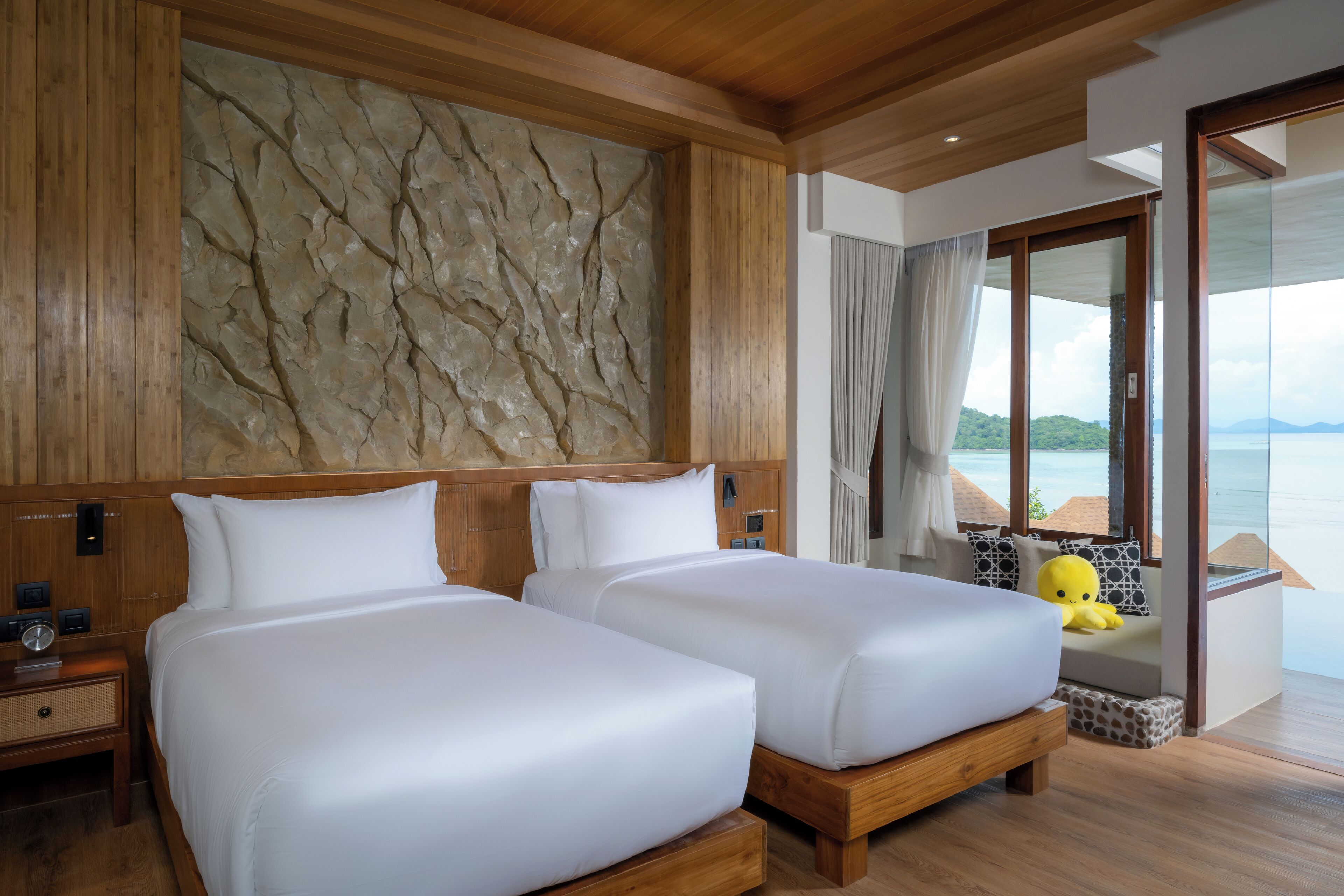 Studio Pool Villa Twin bed | Premium bedding, in-room safe, desk, laptop workspace