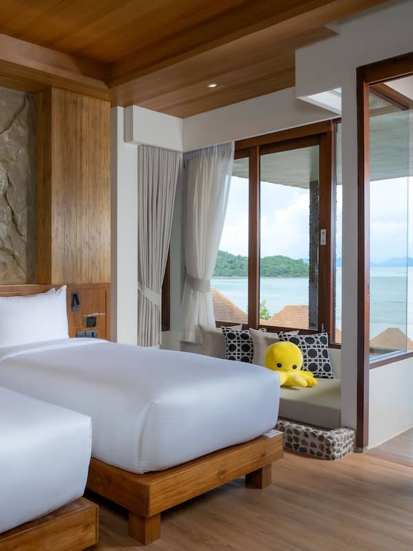 1 bedroom, premium bedding, free minibar, in-room safe