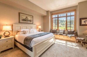 2 slaapkamers, een strijkplank/strijkijzer, gratis wifi, beddengoed