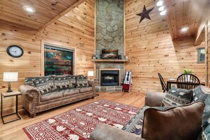 Älytelevisio, takka, videopelejä, kirjoja