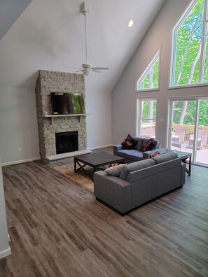 TV connectée, cheminée