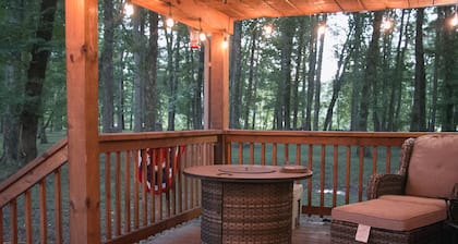 Private - Secluded Cabin, close to Windrock