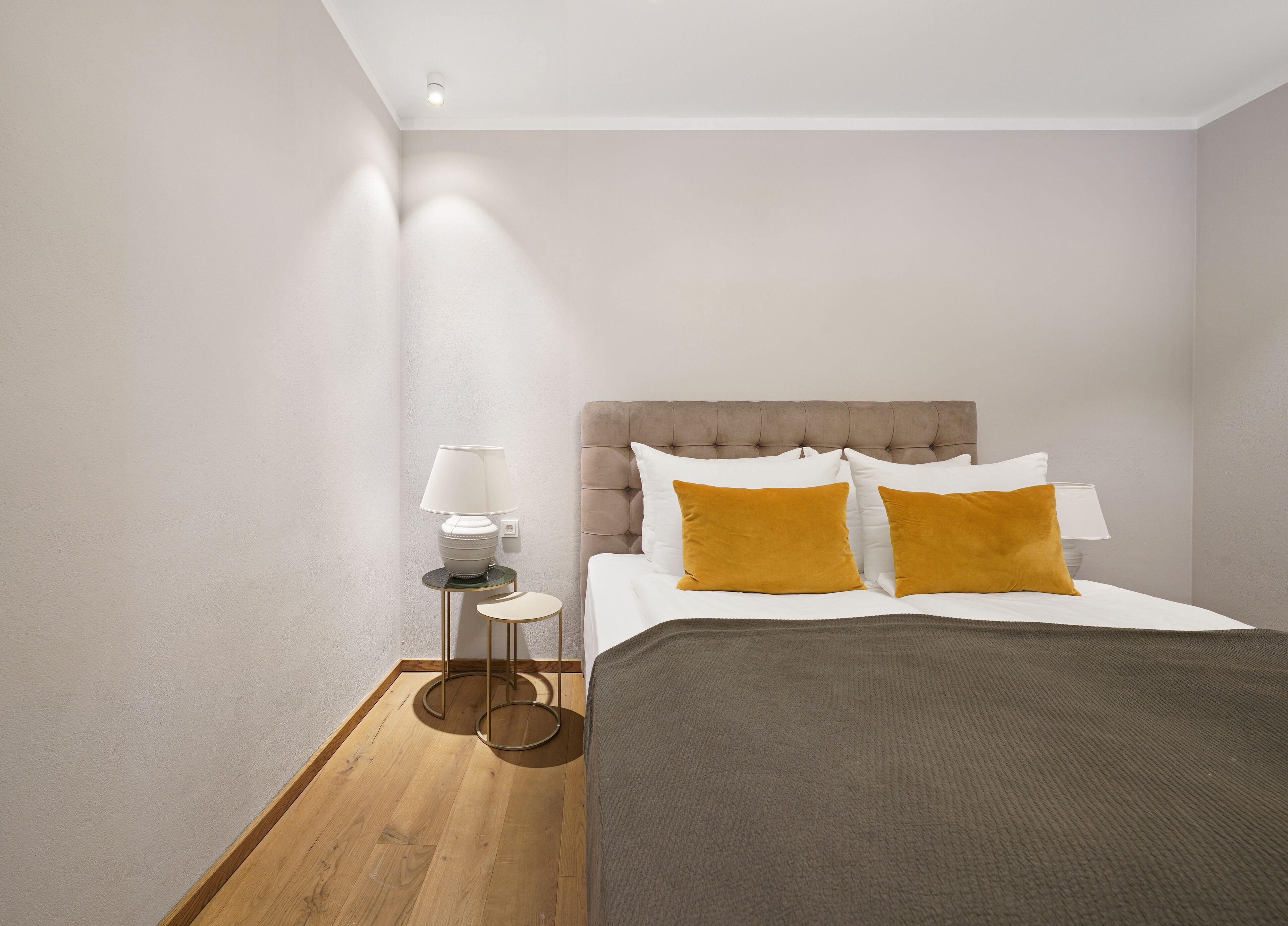 Premium bedding, in-room safe, laptop workspace, soundproofing
