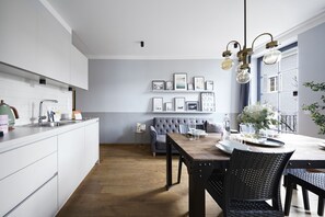 2 Bedroom Apartment with Terrace | Private kitchen | Fridge, microwave, stovetop, dishwasher - Numa Salzburg Nora (Salzburg)