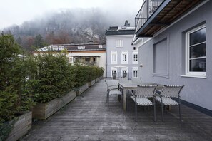 2 Bedroom Apartment with Terrace | Terrace/patio