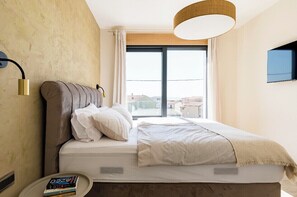 4 bedrooms, iron/ironing board, travel cot, WiFi