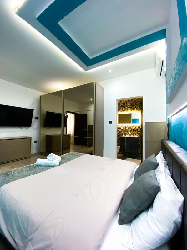 4 bedrooms, iron/ironing board, free WiFi, bed sheets